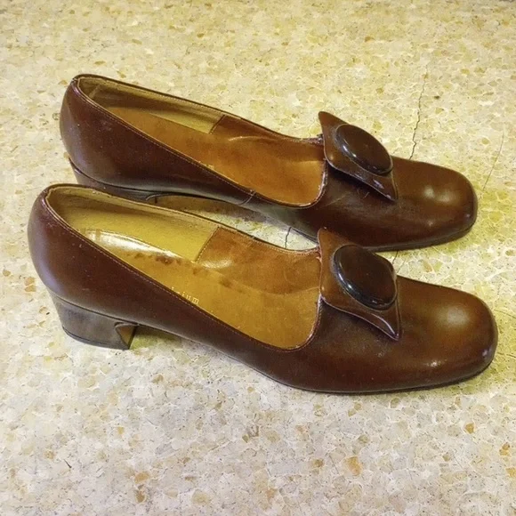 Elegant Brown Women's Heels - Picture 3 of 8